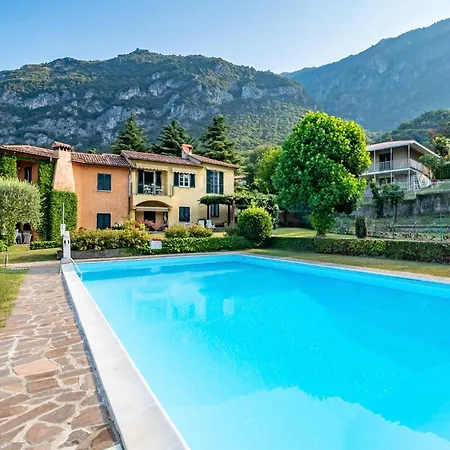 Sara E Melissa House * Lierna