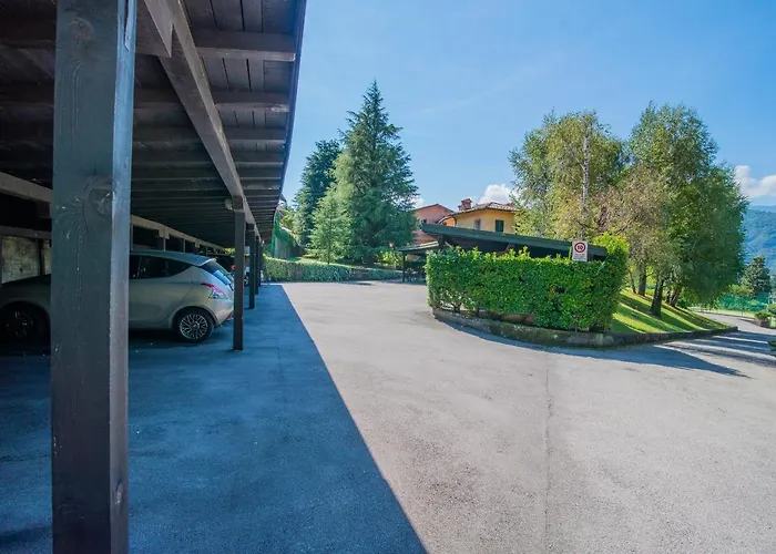 Sara E Melissa House *